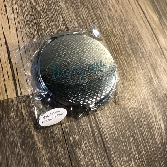 Thirty-One Wallet Wristlet - Picture 4 of 5